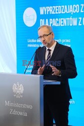 Konferencja ministra zdrowia Adama Niedzielskiego