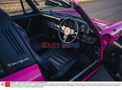 Różowe Porsche z 1974 roku wystawione na sprzedaż