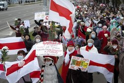 Marsz i protesty opozycji w Mińsku na Białorusi