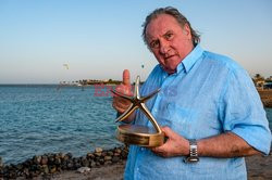 Gerard Depardieu odbiera nagrodę na festiwalu fimowym w Egipcie