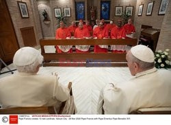 Papież Franciszek i nowi kardynałowie odwiedzili Benedykta XVI