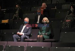 Księżna Kamila i książę Karol w teatrze