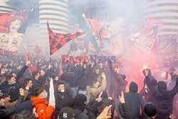 Zamieszki na ulicach podczas derbów Mediolanu