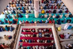 Modlitwa w meczecie jak przed pandemią