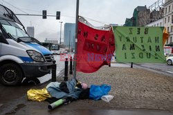 Klimatyczny stan wyjątkowy - protest Extinction Rebelion w centrum Warszawy