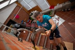 82-letni alpinista trenuje przed kolejną wyprawą