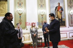 Steven Seagal ofiarował szablę prezydentowi Wenezueli
