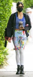 Sofia Boutella w kolorowych leginsach