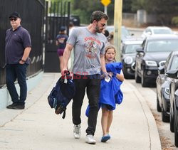 Ben Affleck odbiera syna po zajęciach