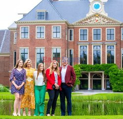 Tradycyjna letnia sesja holenderskiej rodziny królewskiej