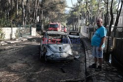 Pożary na przedmieściach Aten