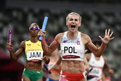 Tokio 2020 - srebrny medal sztafety kobiet 4x400m