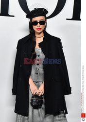 Goście na Tygodniu Mody w Paryżu - lato 2022