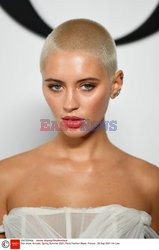 Goście na Tygodniu Mody w Paryżu - lato 2022