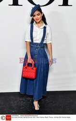 Goście na Tygodniu Mody w Paryżu - lato 2022