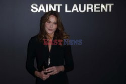 Goście na Tygodniu Mody w Paryżu - lato 2022