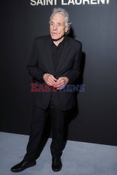 Goście na Tygodniu Mody w Paryżu - lato 2022