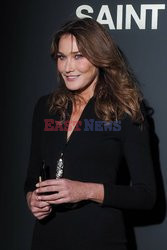 Goście na Tygodniu Mody w Paryżu - lato 2022