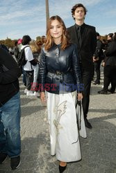 Goście na Tygodniu Mody w Paryżu - lato 2022