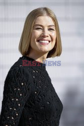 Goście na Tygodniu Mody w Paryżu - lato 2022