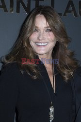 Goście na Tygodniu Mody w Paryżu - lato 2022