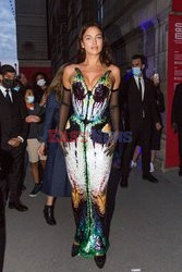 Goście na Tygodniu Mody w Paryżu - lato 2022