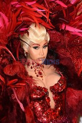 Goście na Tygodniu Mody w Paryżu - lato 2022