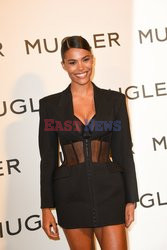 Goście na Tygodniu Mody w Paryżu - lato 2022