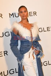 Goście na Tygodniu Mody w Paryżu - lato 2022