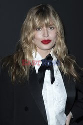 Goście na Tygodniu Mody w Paryżu - lato 2022