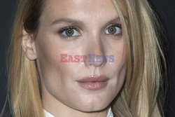 Goście na Tygodniu Mody w Paryżu - lato 2022