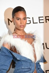 Goście na Tygodniu Mody w Paryżu - lato 2022