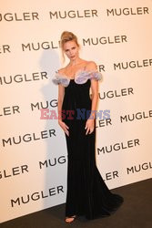 Goście na Tygodniu Mody w Paryżu - lato 2022