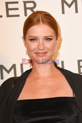 Goście na Tygodniu Mody w Paryżu - lato 2022