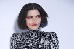 Goście na Tygodniu Mody w Paryżu - lato 2022