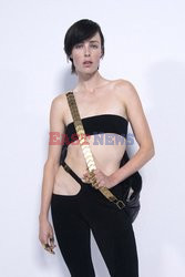 Goście na Tygodniu Mody w Paryżu - lato 2022