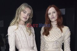 Goście na Tygodniu Mody w Paryżu - lato 2022