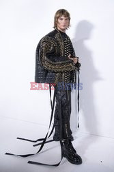 Goście na Tygodniu Mody w Paryżu - lato 2022