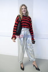 Goście na Tygodniu Mody w Paryżu - lato 2022