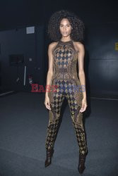 Goście na Tygodniu Mody w Paryżu - lato 2022