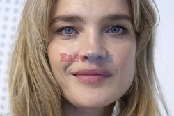 Goście na Tygodniu Mody w Paryżu - lato 2022