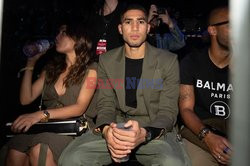 Goście na Tygodniu Mody w Paryżu - lato 2022