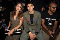 Goście na Tygodniu Mody w Paryżu - lato 2022