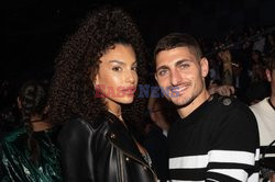 Goście na Tygodniu Mody w Paryżu - lato 2022