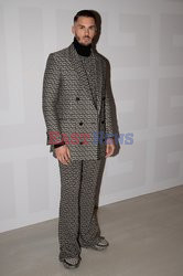 Goście na Tygodniu Mody w Paryżu - lato 2022