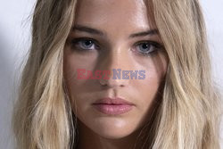 Goście na Tygodniu Mody w Paryżu - lato 2022