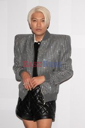 Goście na Tygodniu Mody w Paryżu - lato 2022