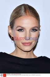 Goście na Tygodniu Mody w Paryżu - lato 2022