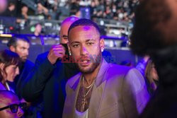 Goście na Tygodniu Mody w Paryżu - lato 2022