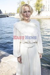 Goście na Tygodniu Mody w Paryżu - lato 2022